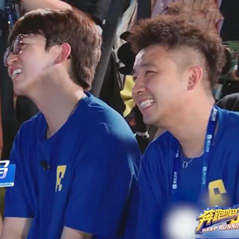 一场穿越历史的冒险:《奔跑吧主公手游》推出崭新剧情模式,带你感受古代战场策略智斗的激情