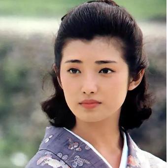 深度揭秘《我就是偶像》:这款女生最爱的游戏名字背后的创新与独特设计理念 深度揭秘《我就是偶像》:这款女生最爱的游戏名字背后的创新与独特设计理念