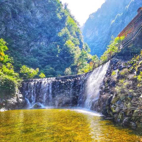 (长白山天池下面)长白山天池底下锁着什么宝藏？