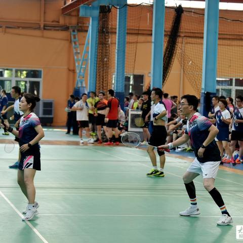 全面提升球技的足球之超级训练本:从基础技巧到战术分析的全方位指导 全面提升球技的足球之超级训练本:从基础技巧到战术分析的全方位指导