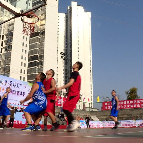 全面提升球技的足球之超级训练本:从基础技巧到战术分析的全方位指导 全面提升球技的足球之超级训练本:从基础技巧到战术分析的全方位指导