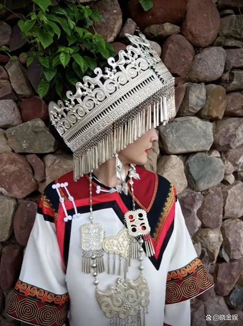 (彝族头饰的含义)彝族英雄头饰上的珠子，蕴藏着怎样的文化和信仰？