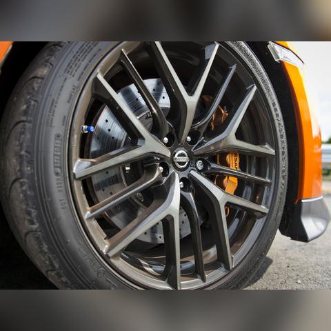 四眼魔神r35官方报价揭晓，性能表现如何？价格实惠吗？值得购买吗？