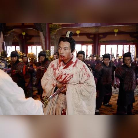 (勇敢的骑士单手)一个勇敢的骑士手握利剑,踏上征程的奇幻游戏之旅