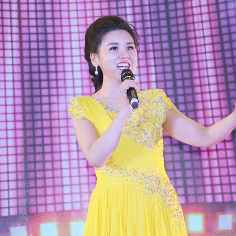 (爵士舞到底是一种怎样的舞蹈形式呢)爵士舞到底是一种怎样的舞蹈形式？