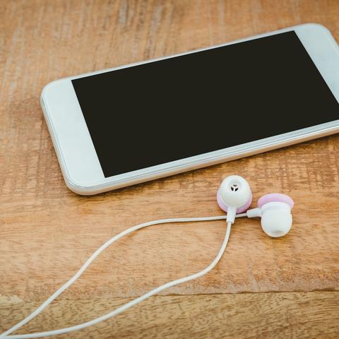 为什么电脑会在使用过程中突然自动关机？发生这种情况可能的原因有哪些？